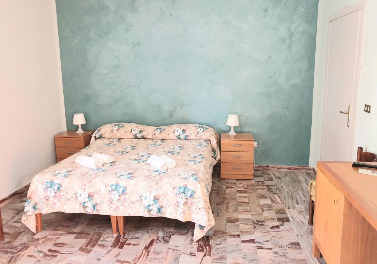 B&B Villa Del Sole จิซเซเรีย ภายนอก รูปภาพ